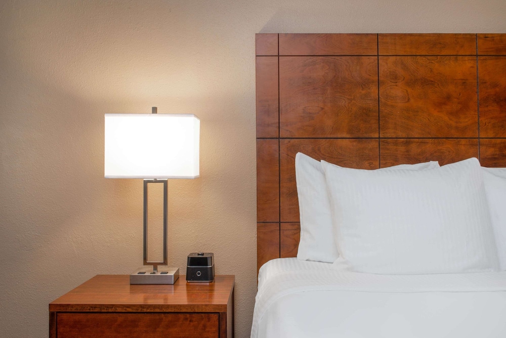 La Quinta Inn By Wyndham Clearwater Central 24/52