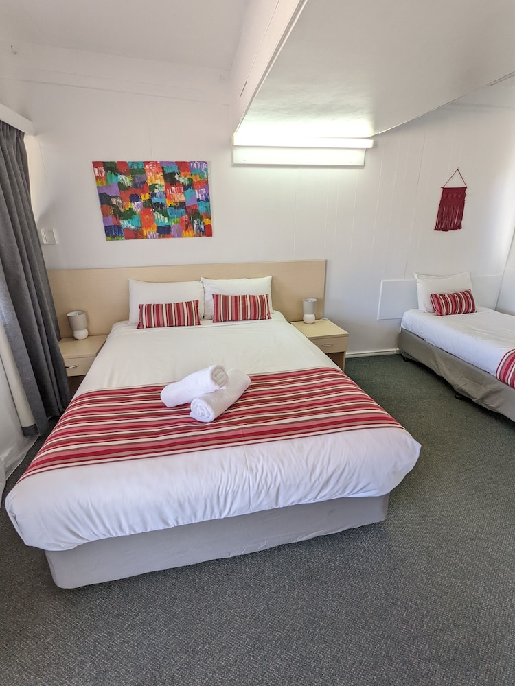 KAPUTAR MOTEL - NARRABRI 26/62