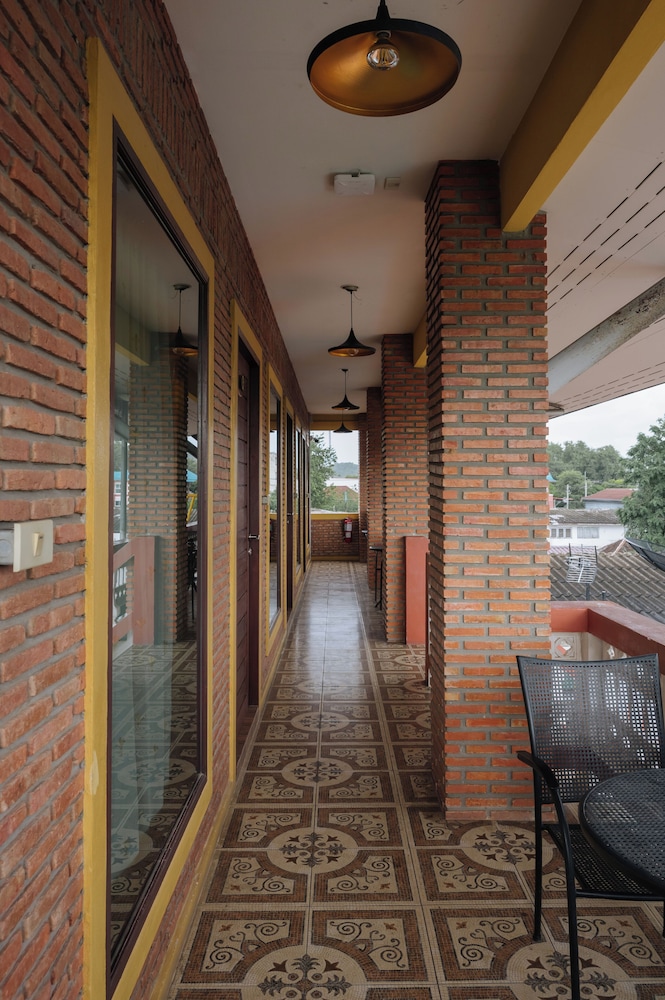 Pongphen Guesthouse 44/72