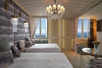 Signature, Cabana, Twin Beds, Lake View