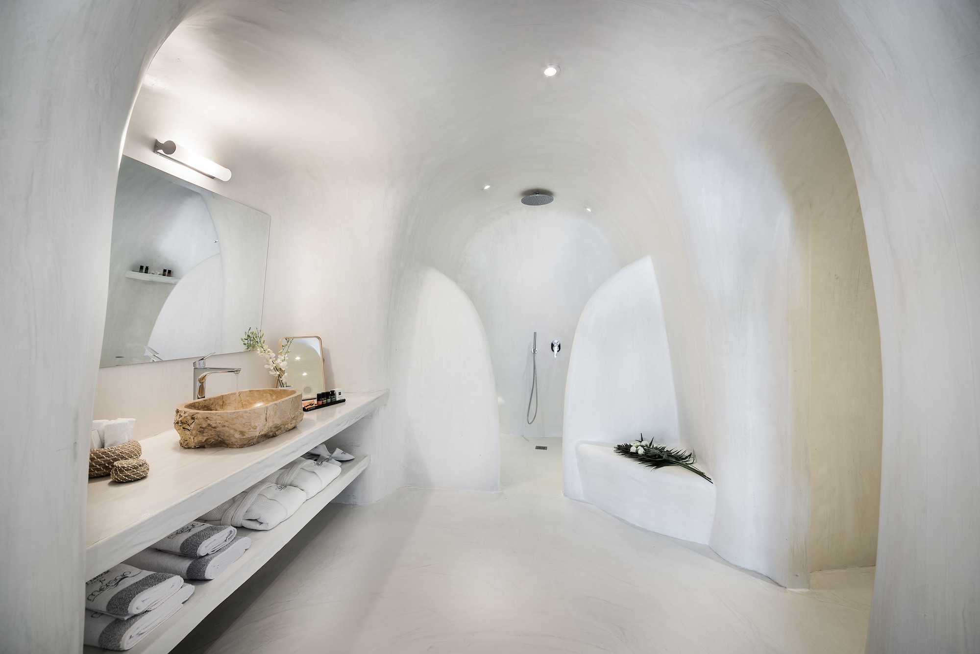 SENIOR, SUITE, OUTDOOR JETTED TUB