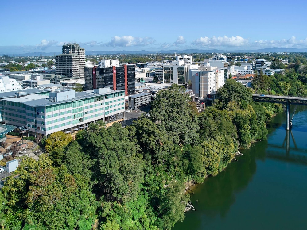 NOVOTEL HAMILTON TAINUI 69/72