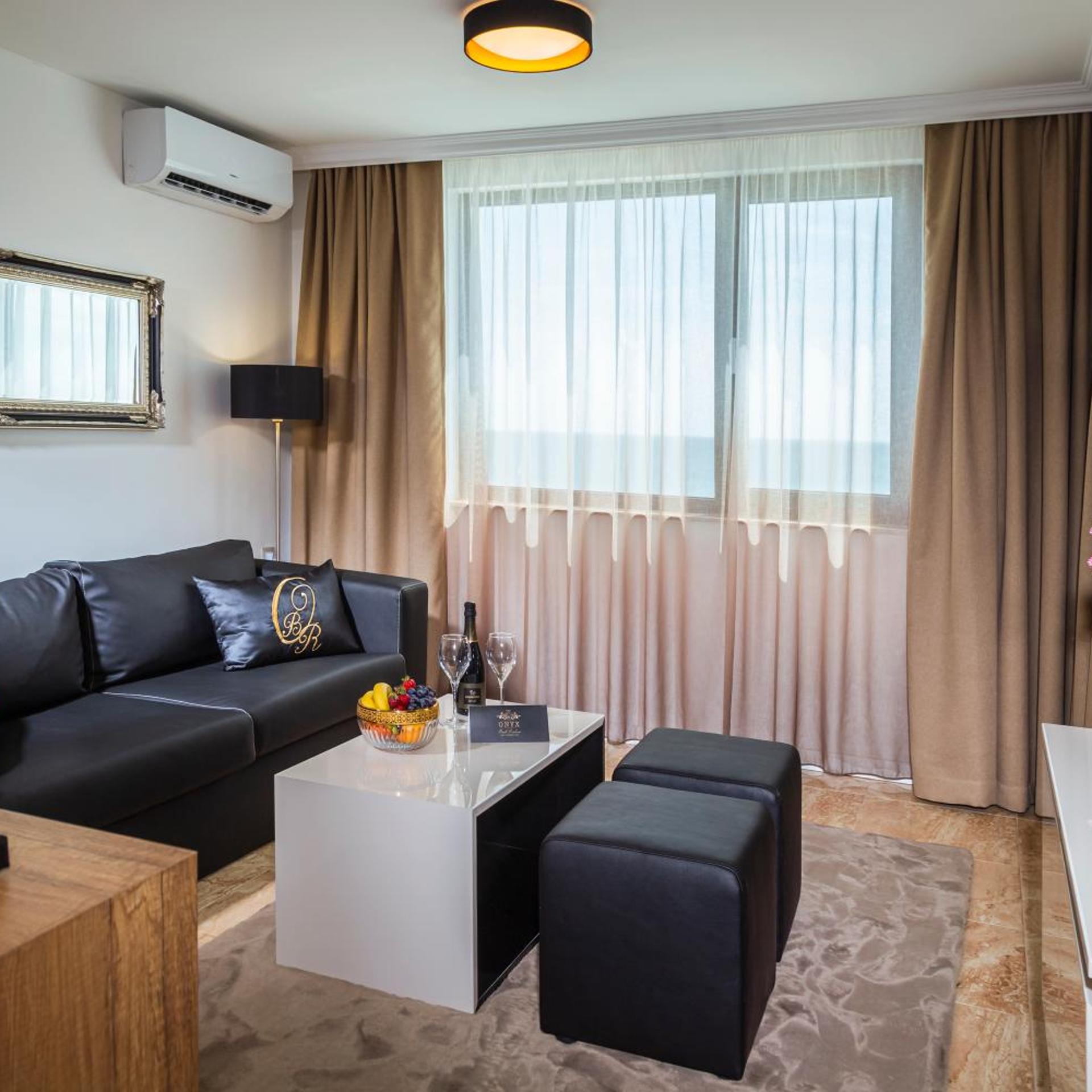 Onyx Beach Residence 28/50