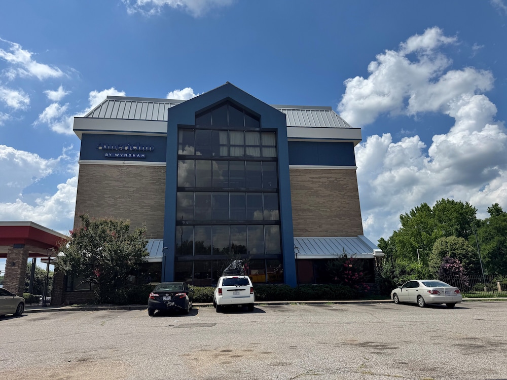 AmericInn by Wyndham Memphis East 26/33