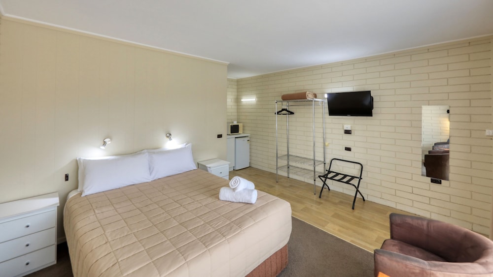 Motel Menere Apos S 13/61