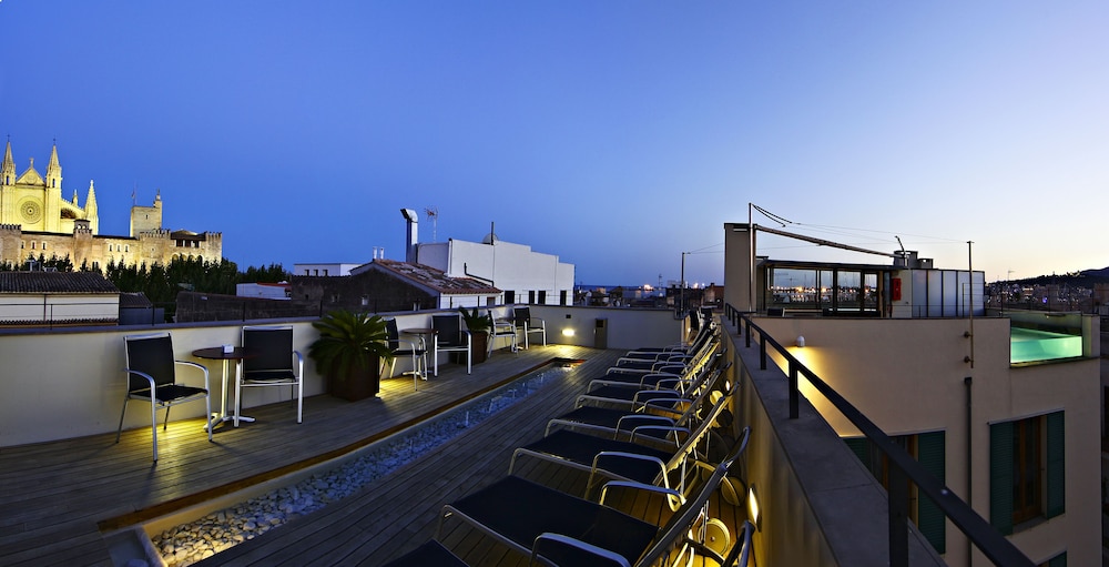 Petit Palace Hotel Tres 66/70
