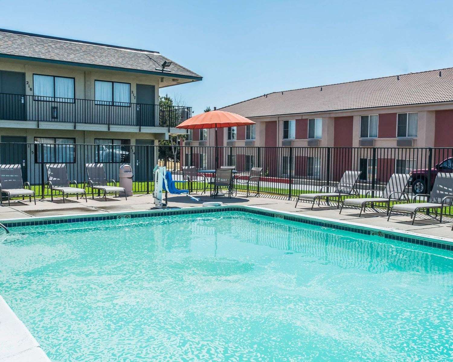Rodeway Inn Greeley CO 14/15
