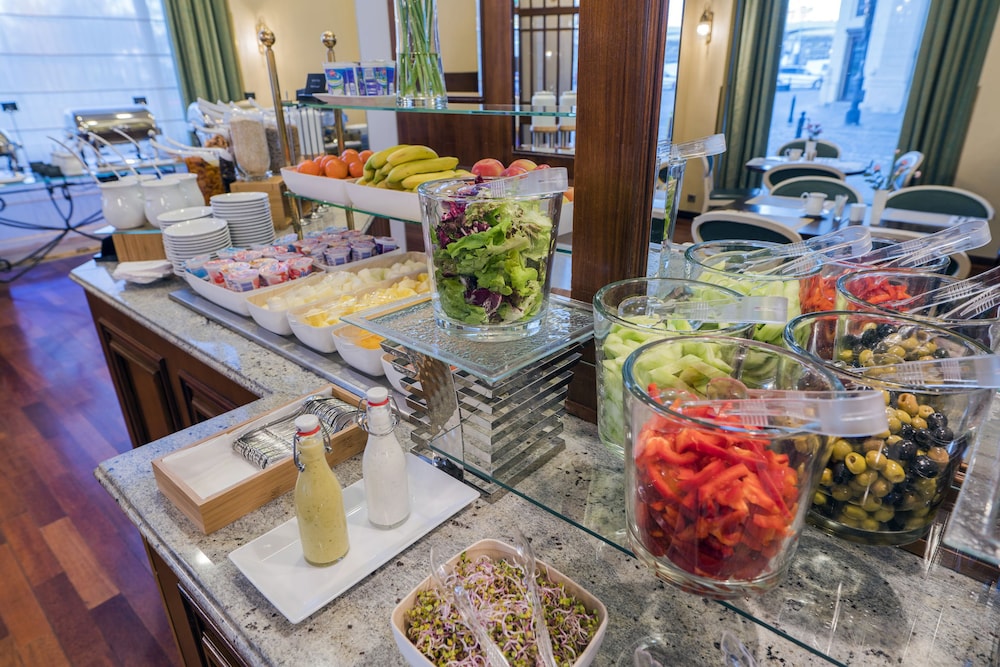 restaurant cafeteria