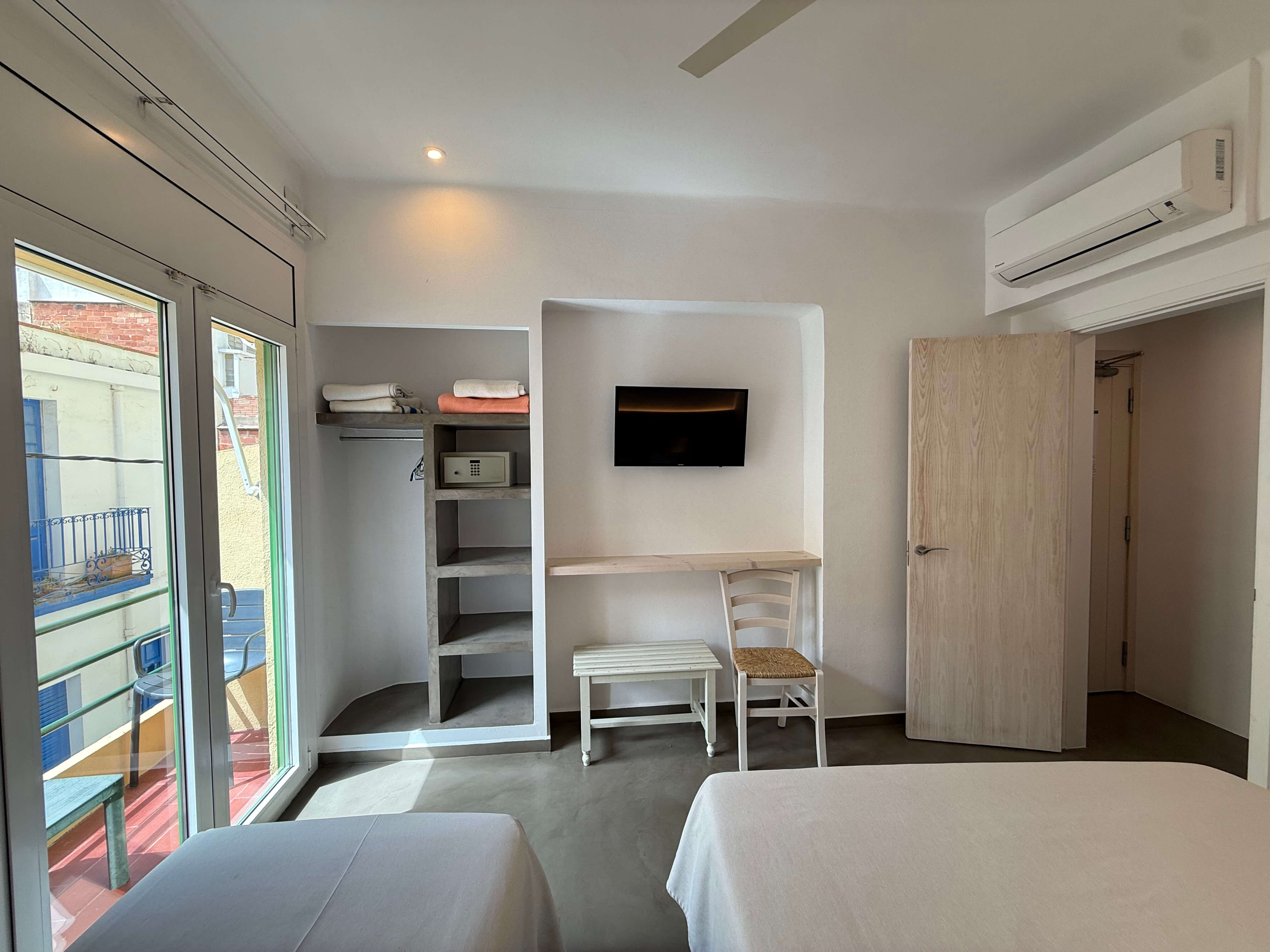 Hostal Rom 14/39