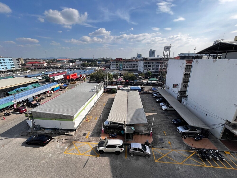 Laemchabang City Hotel 33/50
