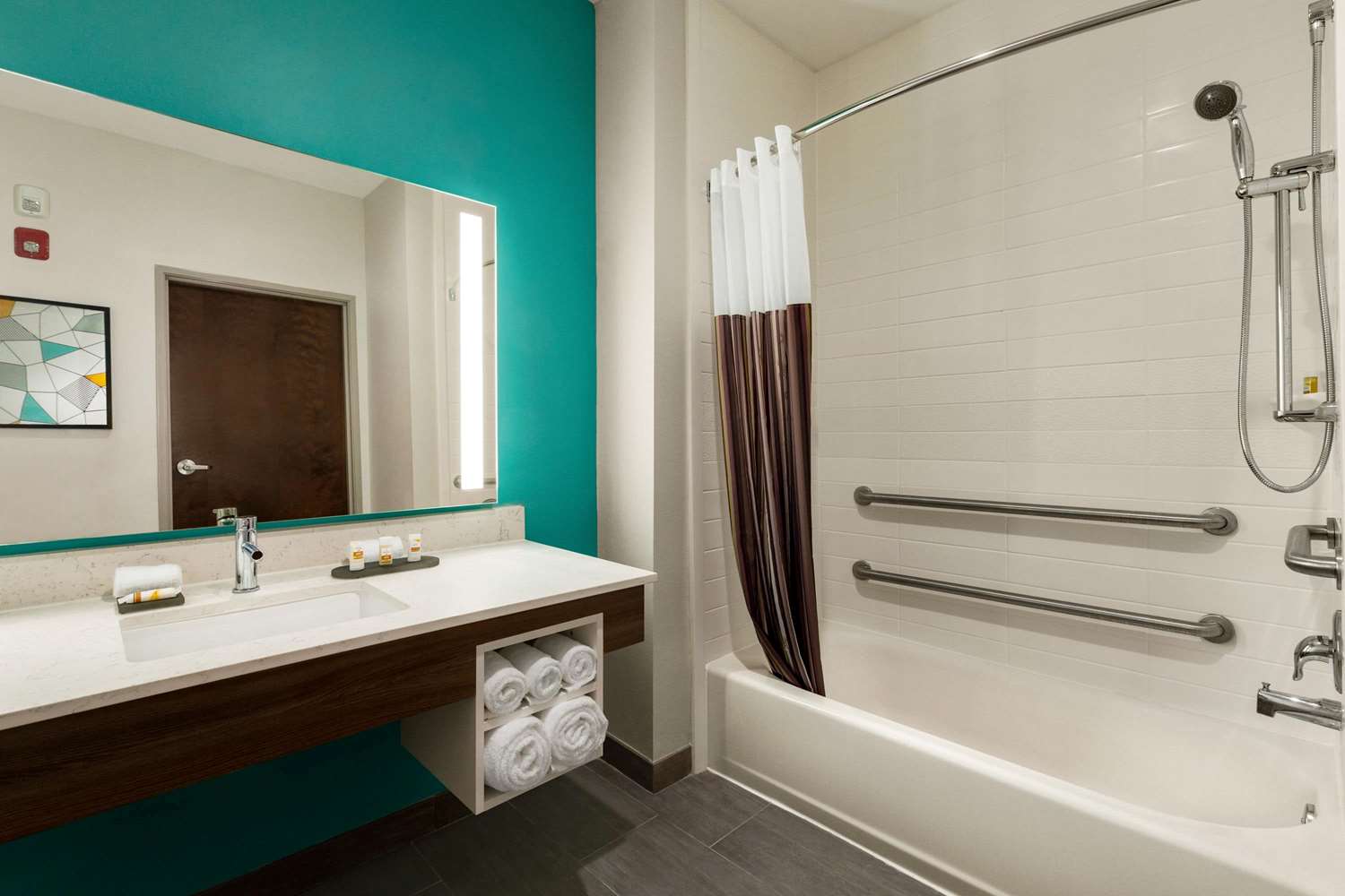 La Quinta Inn and Suites by Wyndham Richmond-Sugarland 27/28