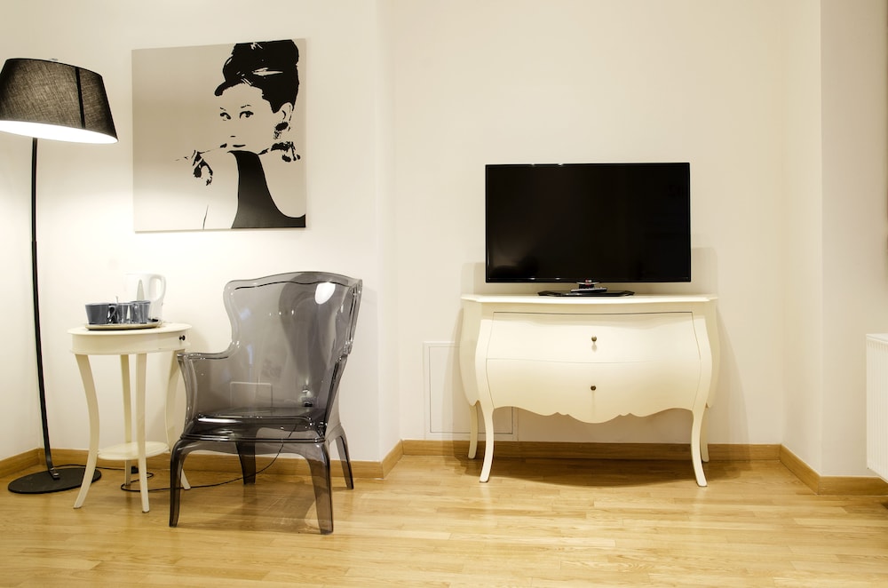 Dolce Vita Suites Hotel 37/48