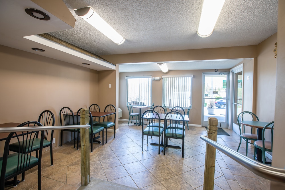Relax Inn &amp; Suites 54/82
