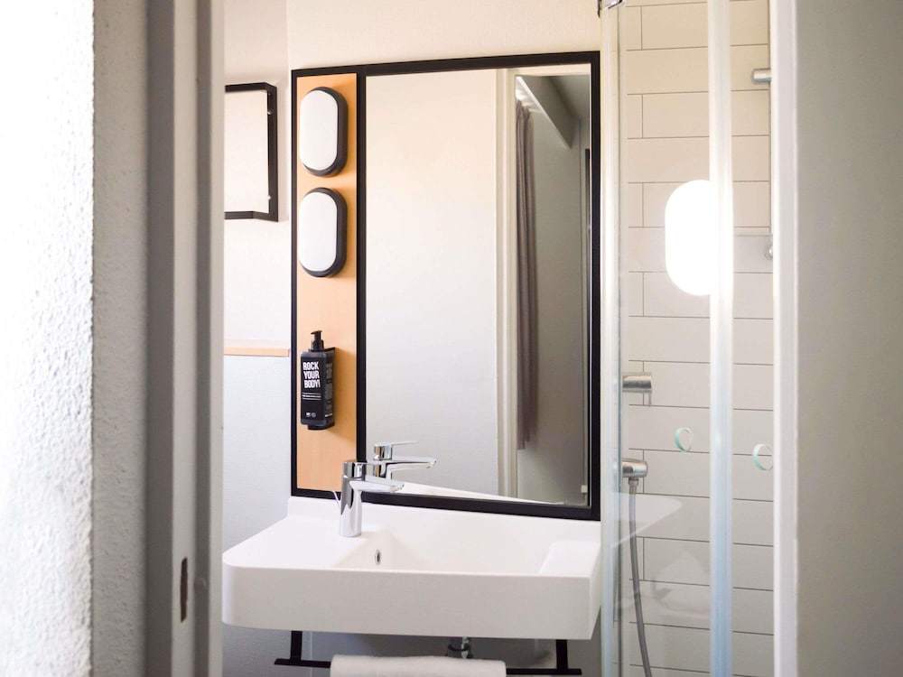 ibis Paris Eiffel Tower Cambronne 15th Hotel 48/50