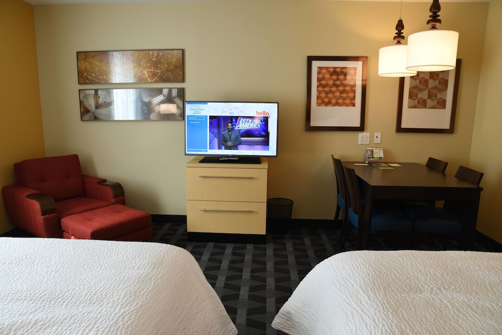 TownePlace Suites Lawrence Downtown 8/32