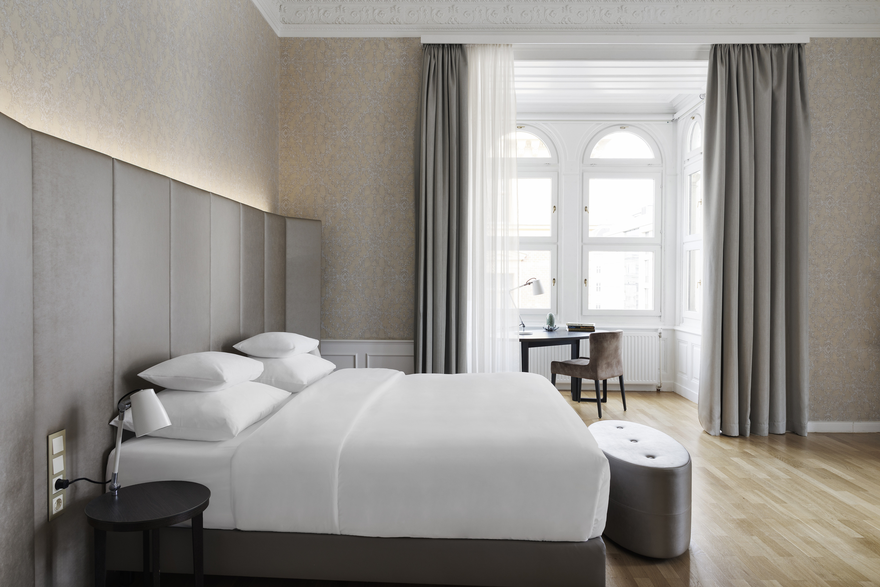 جناح جونيور بسرير كينج مع أريكة، Hotel Rathauspark Wien - Handwritten Collection (Eroffnung 2026) 3/6