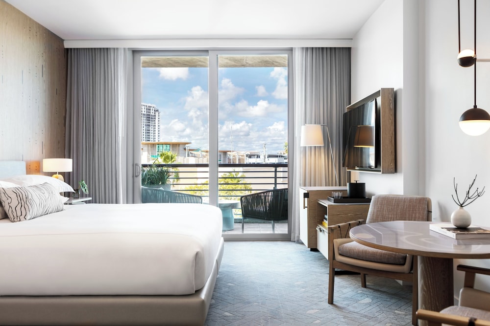 Premium, Queen Bed, Balcony
