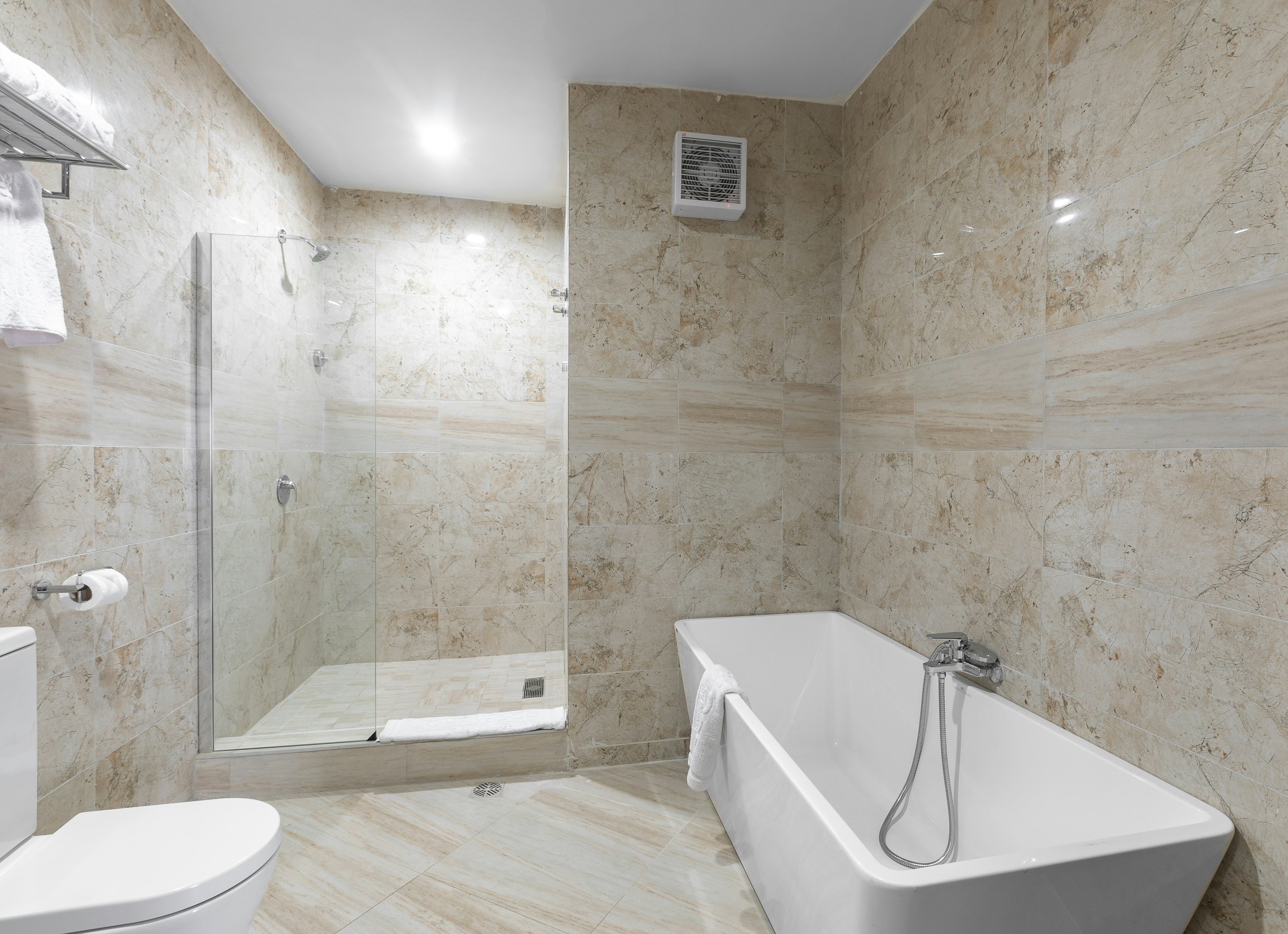 Johnwood Hotel by Bolton 42/44