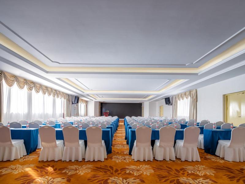 Vienna International Hotel (Jinjiang Airport) 22/34