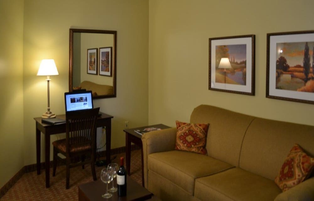 Euro Suites Hotel 27/52