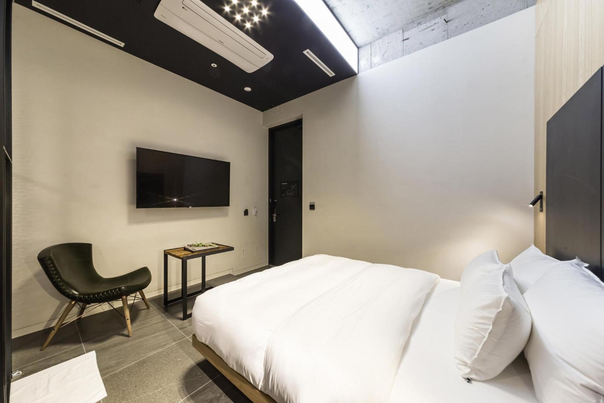 Hotel The Artist Dongseon 25/94