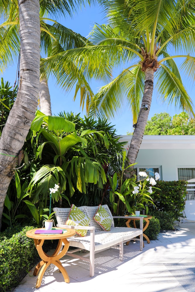 Orchid Key Inn 62/67
