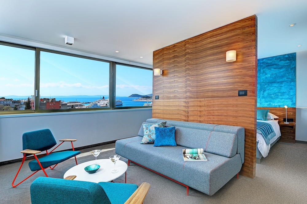 Horizon Luxury Suites 28/50