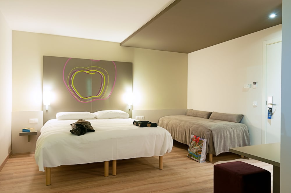 Ibis Styles Lleida Torrefarrera 37/60