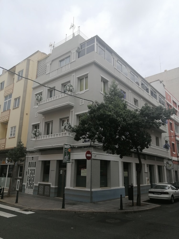Hostal Alcaravaneras 2/43