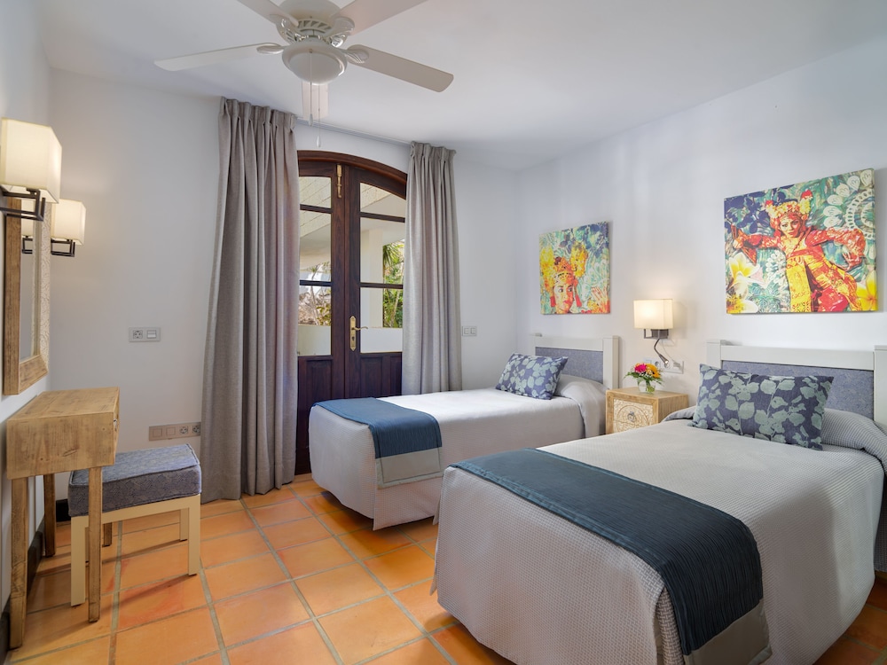 Regency Country Club Hotel 18/53