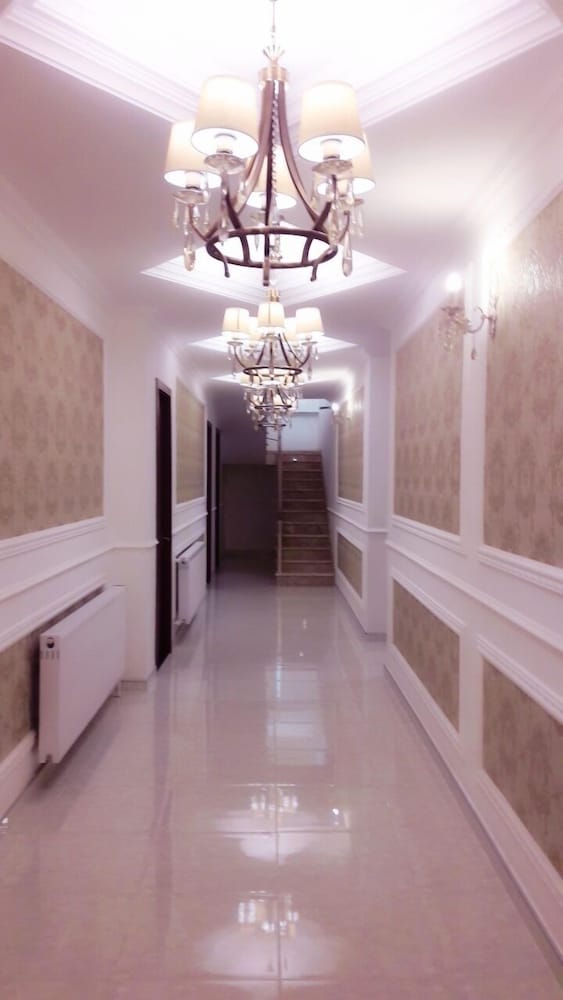 Georgian Palace 1/15
