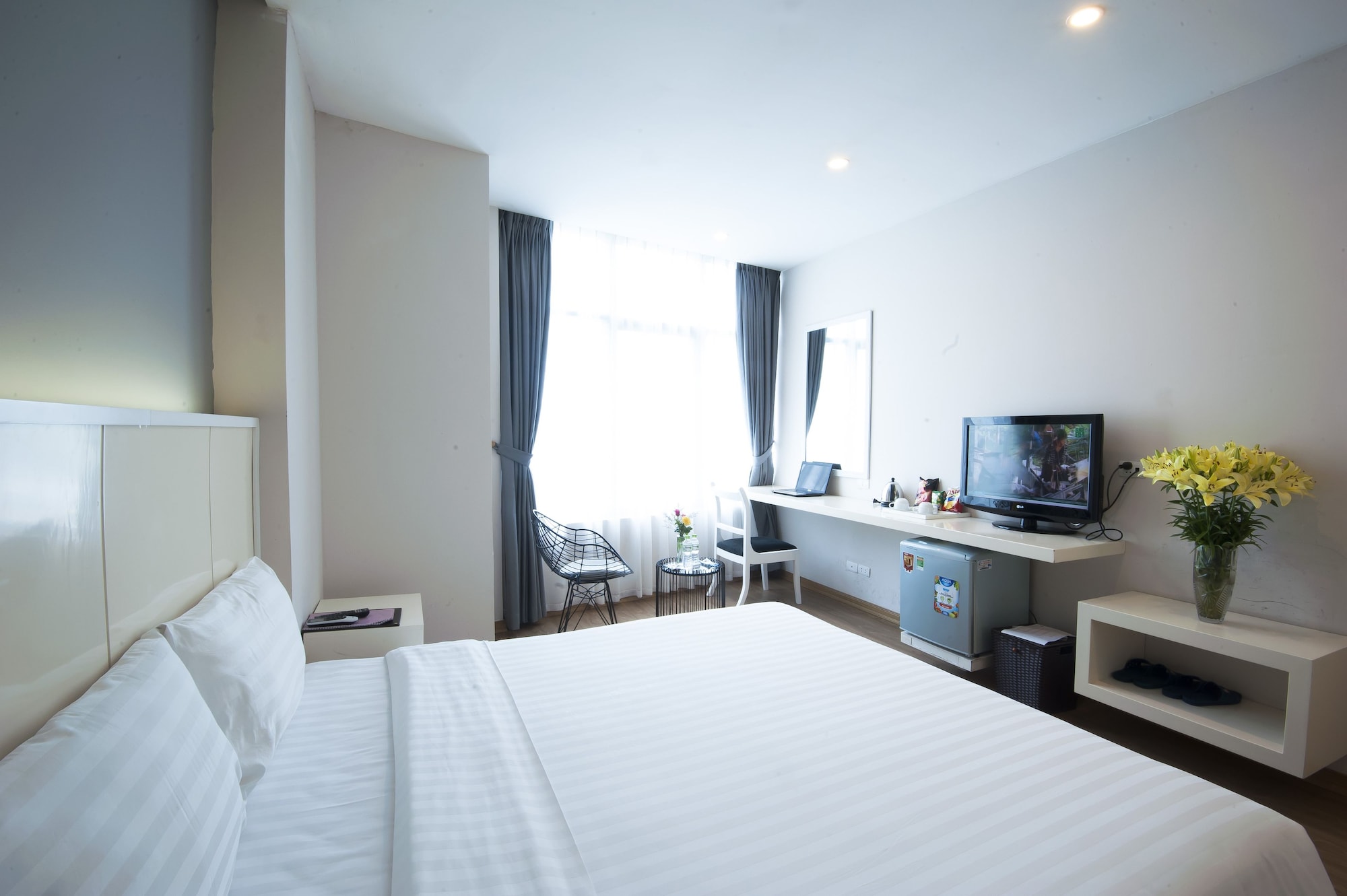 DELUXE, DOUBLE BED
