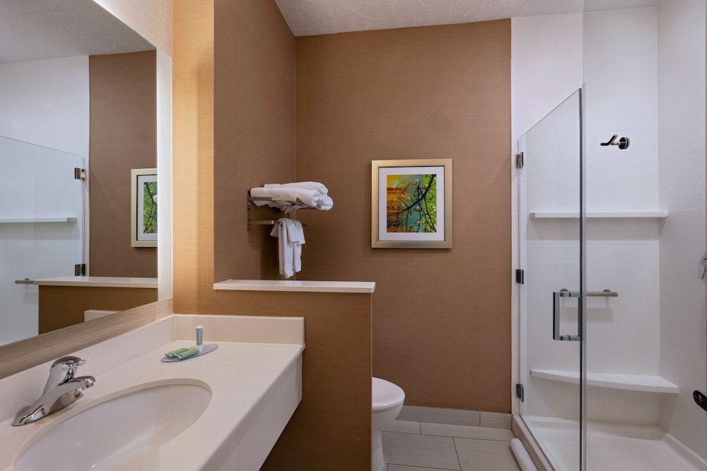 Fairfield Inn And Suites By Marriott Lincoln Airport 41/45