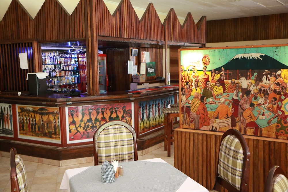 The Equator Hotel 34/60