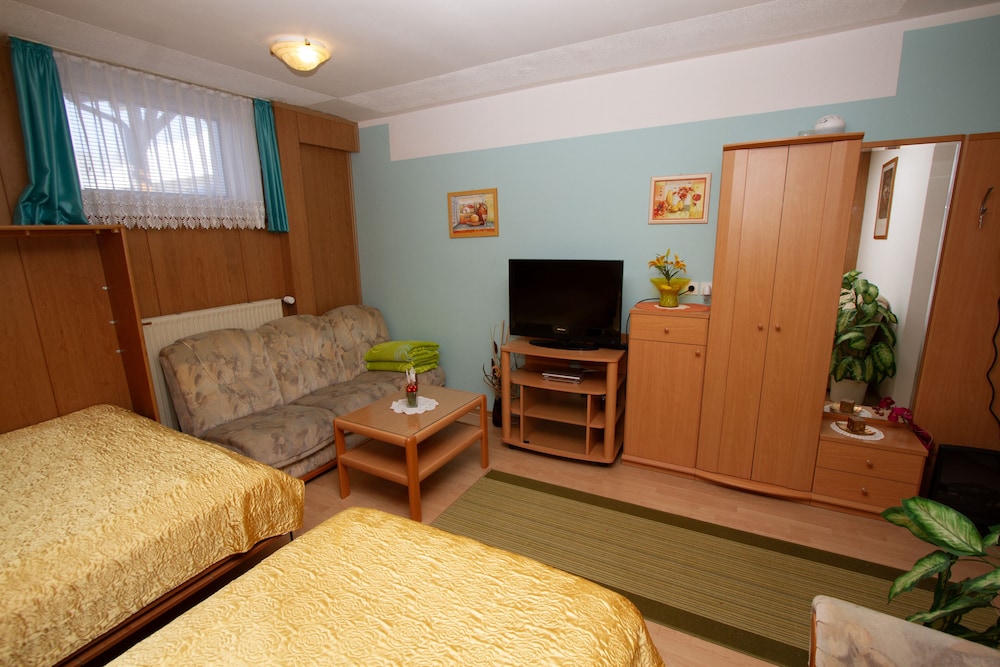 Rooms and Apartments Jana 50/76
