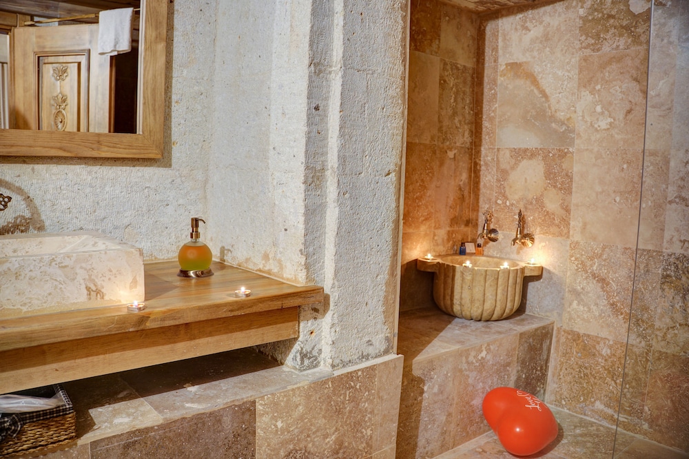 Alfa Cave Hotel 50/50