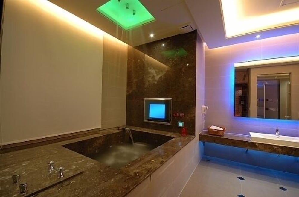 Norway Forest Spa Motel 10/22