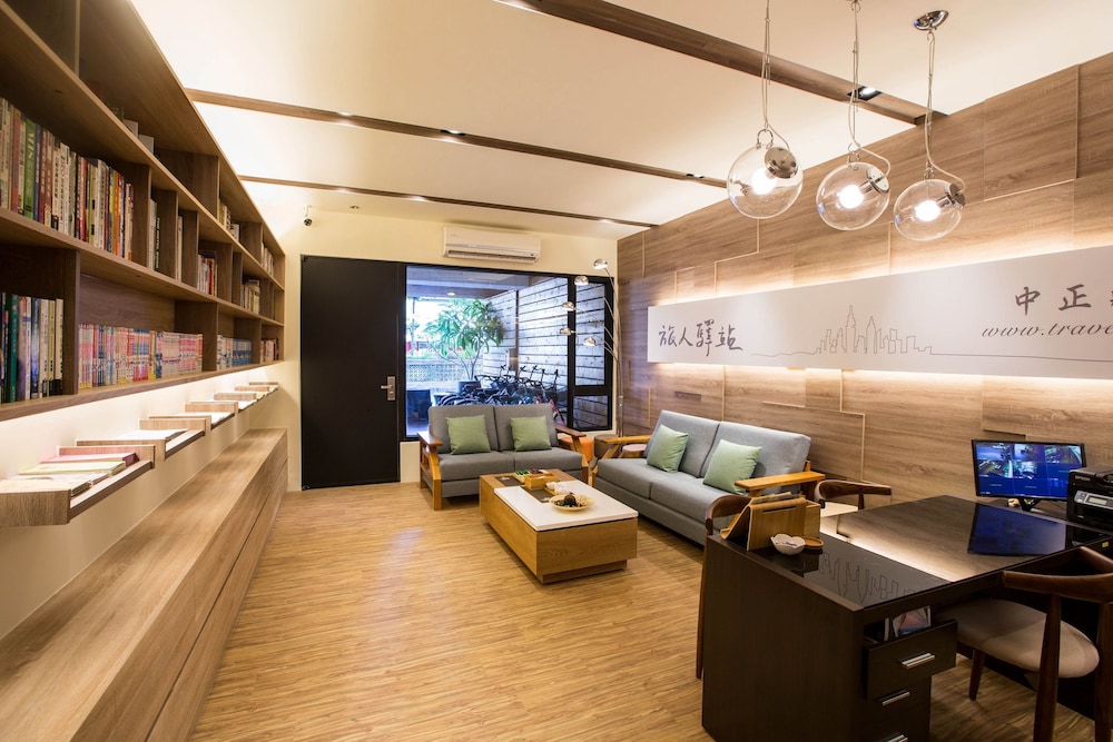 Traveller-Inn Zhongzheng Library 42/60