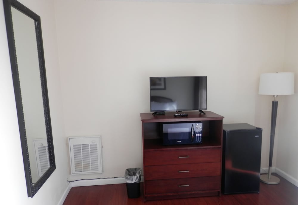 Blue Coast Inn and Suites 32/41
