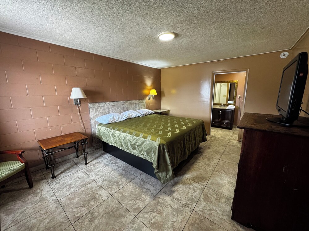 OYO Briarwood Motel 14/49