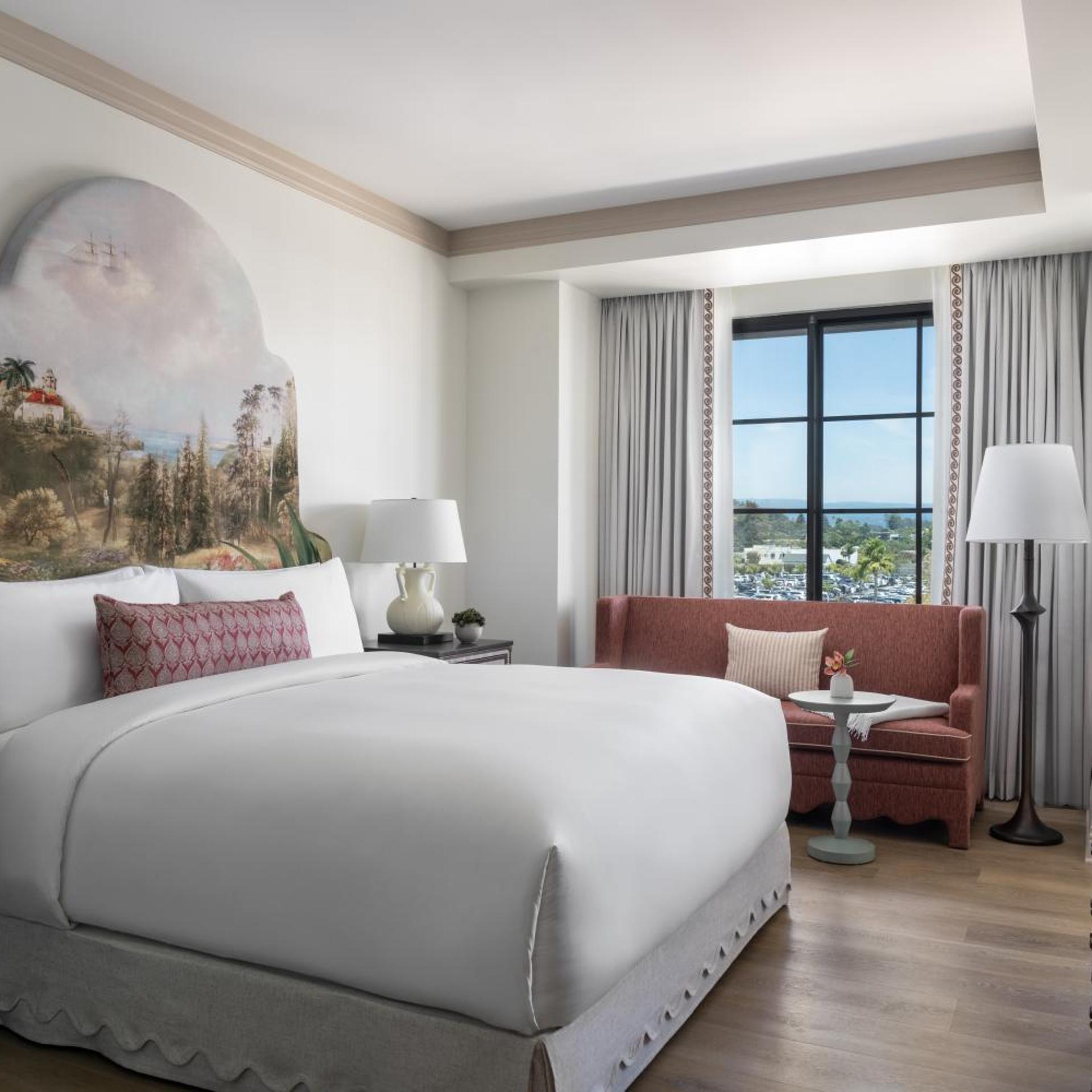 Deluxe, King Bed