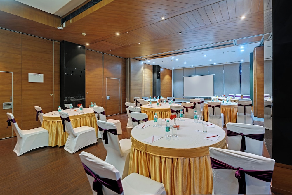 Hotel Suba Elite 32/44