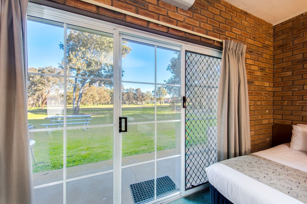 Thurgoona Country Club Resort 17/56