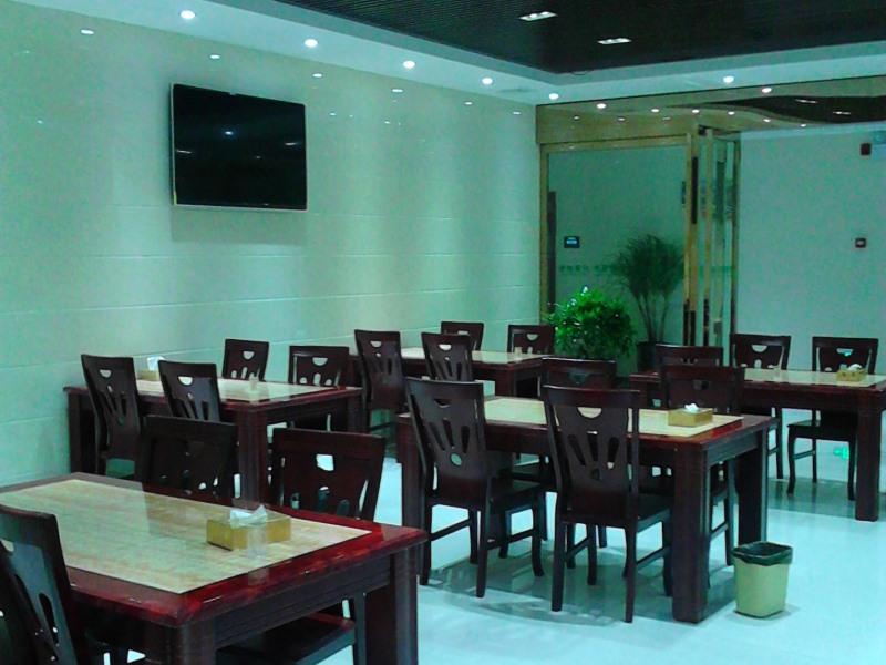Greentree Inn Anhui Luan Huoqiu Jianxing Road Express Hotel 24/26