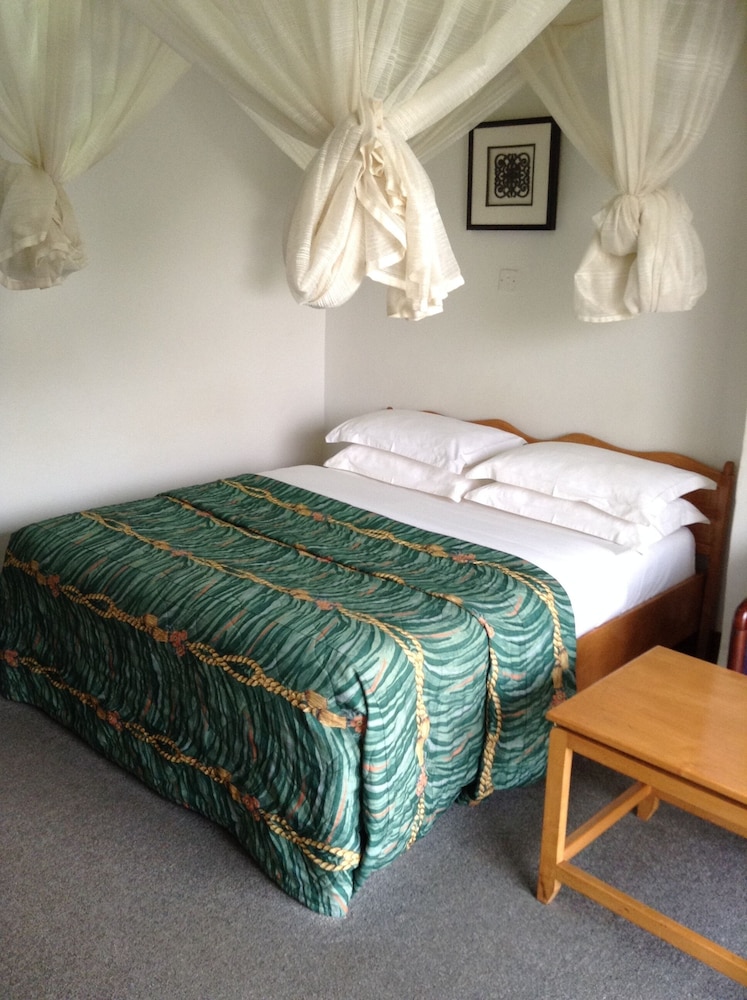 HOTEL BROVARD MASAKA 8/21
