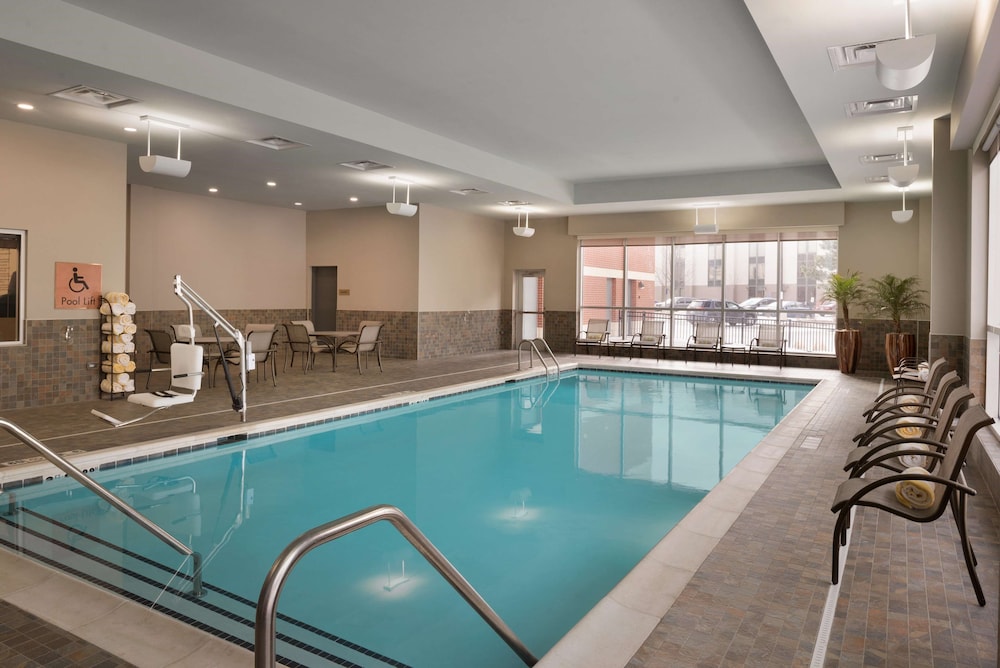 Embassy Suites By Hilton Chicago-Naperville 4/53