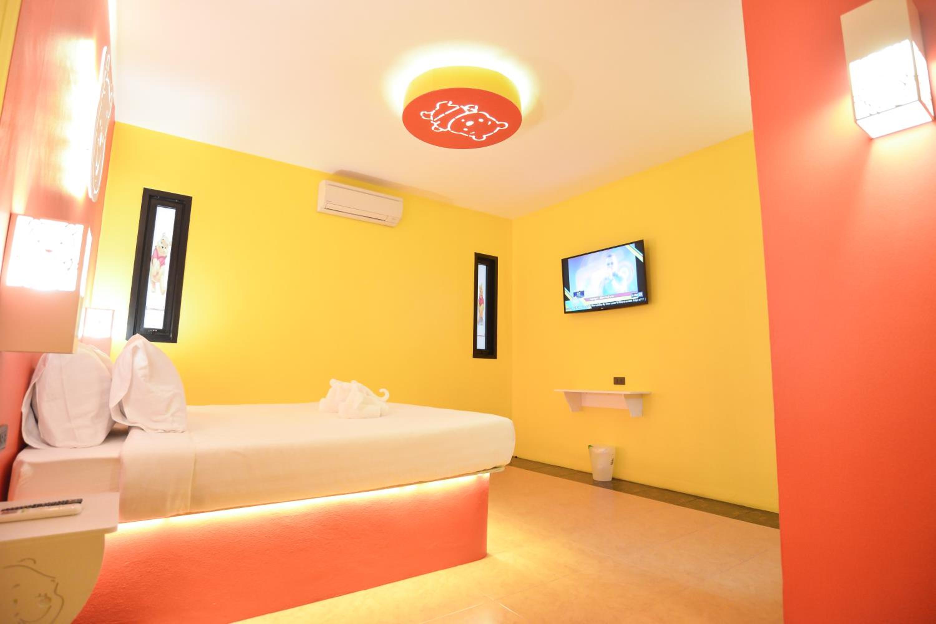 Suite, King Bed, 3 King Beds, Bed Villa Resort Chaing Rai 6/10
