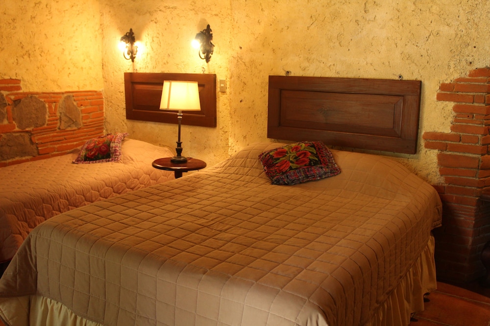 Naif Boutique Hotel & Gallery 32/68