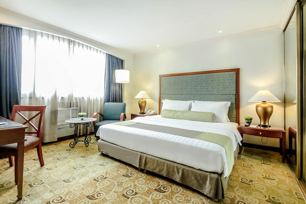 Makati Palace Hotel 14/50