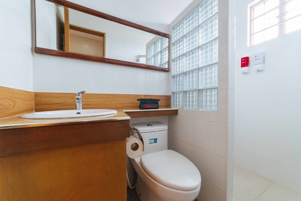 RedDoorz Plus @ Starhomes Olivianville 29/30